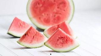 傍晚吃瓜群众,一场热闹非凡的夏日盛宴