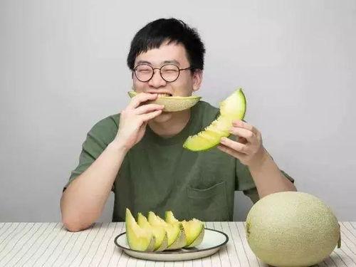 网上吃瓜很甜,揭秘“吃瓜很甜”现象背后的甜蜜真相